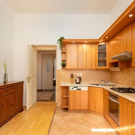 Vinohrady Park Retreat In Residential Area #77