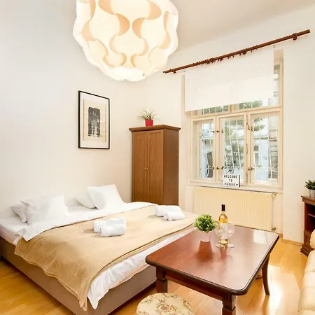 Vinohrady Park Retreat In Residential Area #77 *