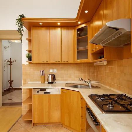 Vinohrady Park Retreat In Residential Area #77 프라하