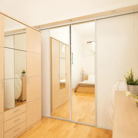 Vinohrady Park Retreat In Residential Area #77 *