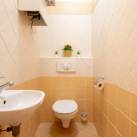 아파트 Vinohrady Park Retreat In Residential Area #77 프라하